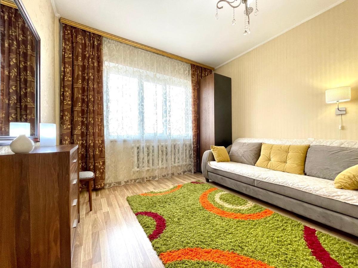 Cozy Three-Room Apartment With Mountain View อัลมาตี ภายนอก รูปภาพ