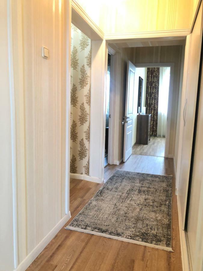 Cozy Three-Room Apartment With Mountain View อัลมาตี ภายนอก รูปภาพ
